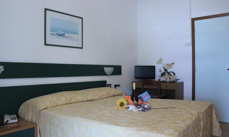 Hotel Rex ลิโดดิเยโซโล ภายนอก รูปภาพ