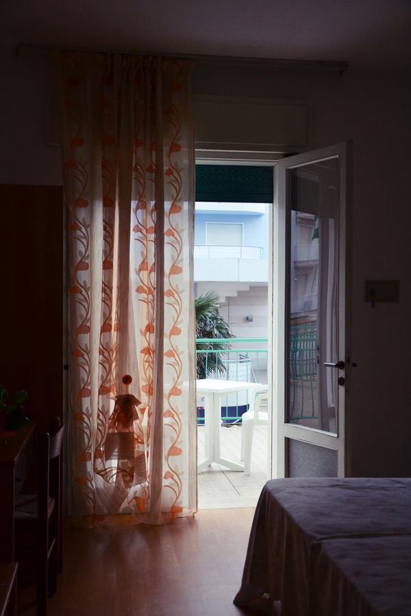 Hotel Rex ลิโดดิเยโซโล ภายนอก รูปภาพ